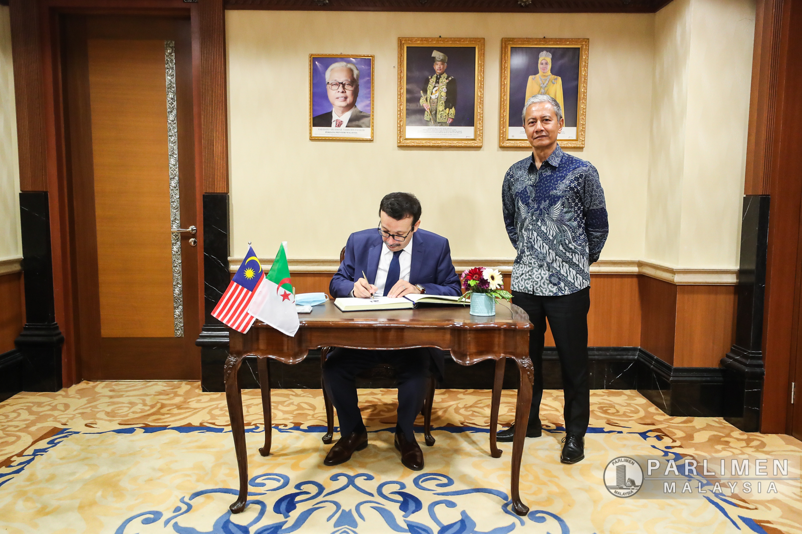 28-julai-2022--khamis--kunjungan-hormat-ke-atas-yb-tan-sri-azhar-azizan-harun--yang-di-pertua-dewan-rakyat-oleh-h-e--saad-maandi--ambassador-extraordinary-and-plenipotentiary-of-algeria