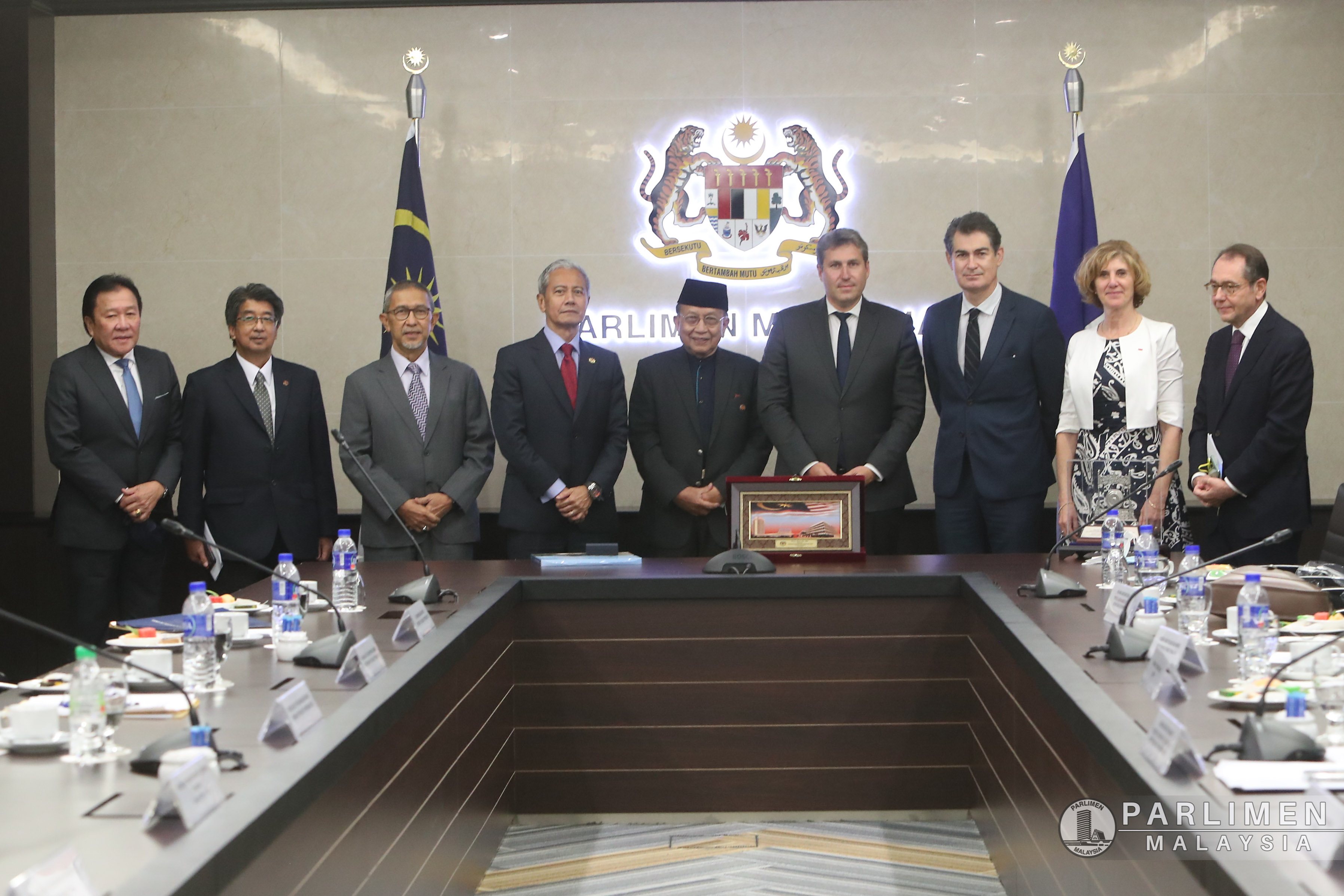 coustersy-call-on-speaker-of-the-senate-and-speaker-of-the-house-of-representatives-by-france-delegation