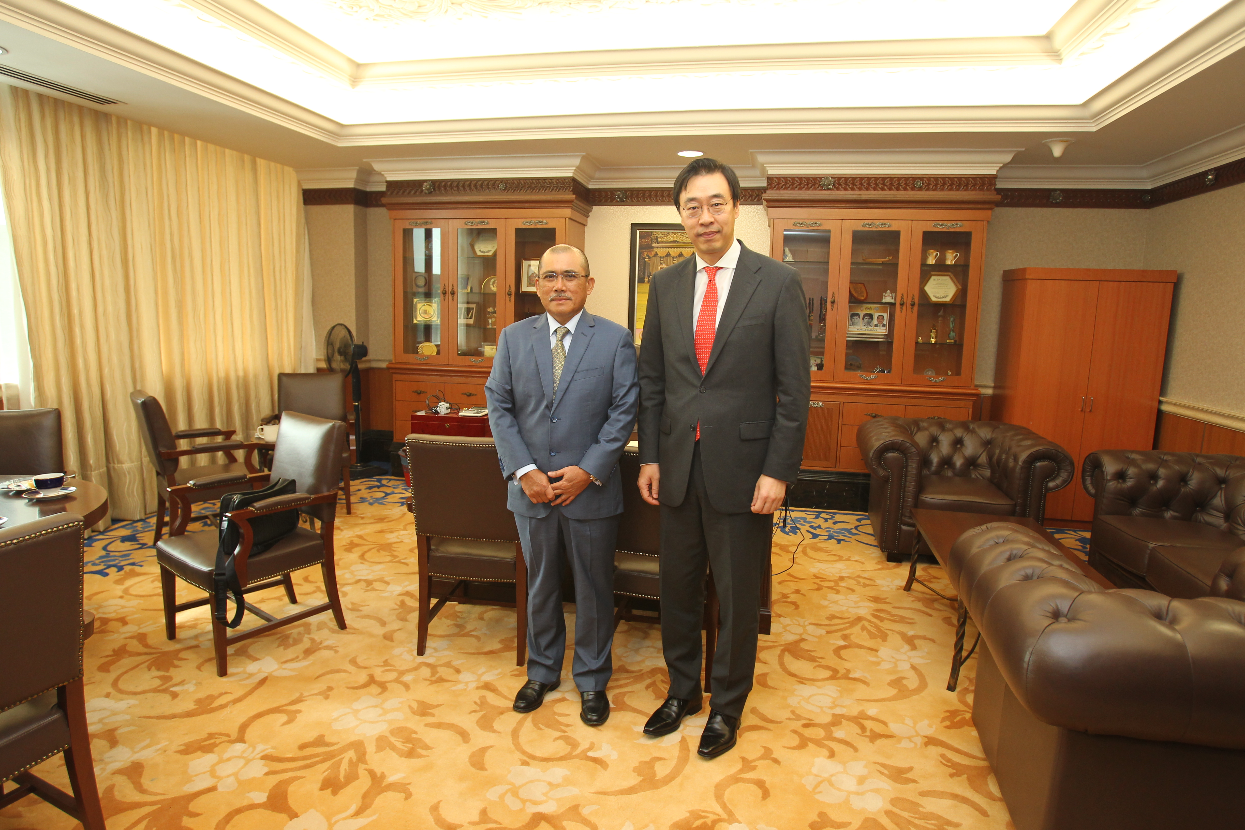 duta-besar-korea-selatan-kunjungi-timbalan-yang-di-pertua-dewan-rakyat