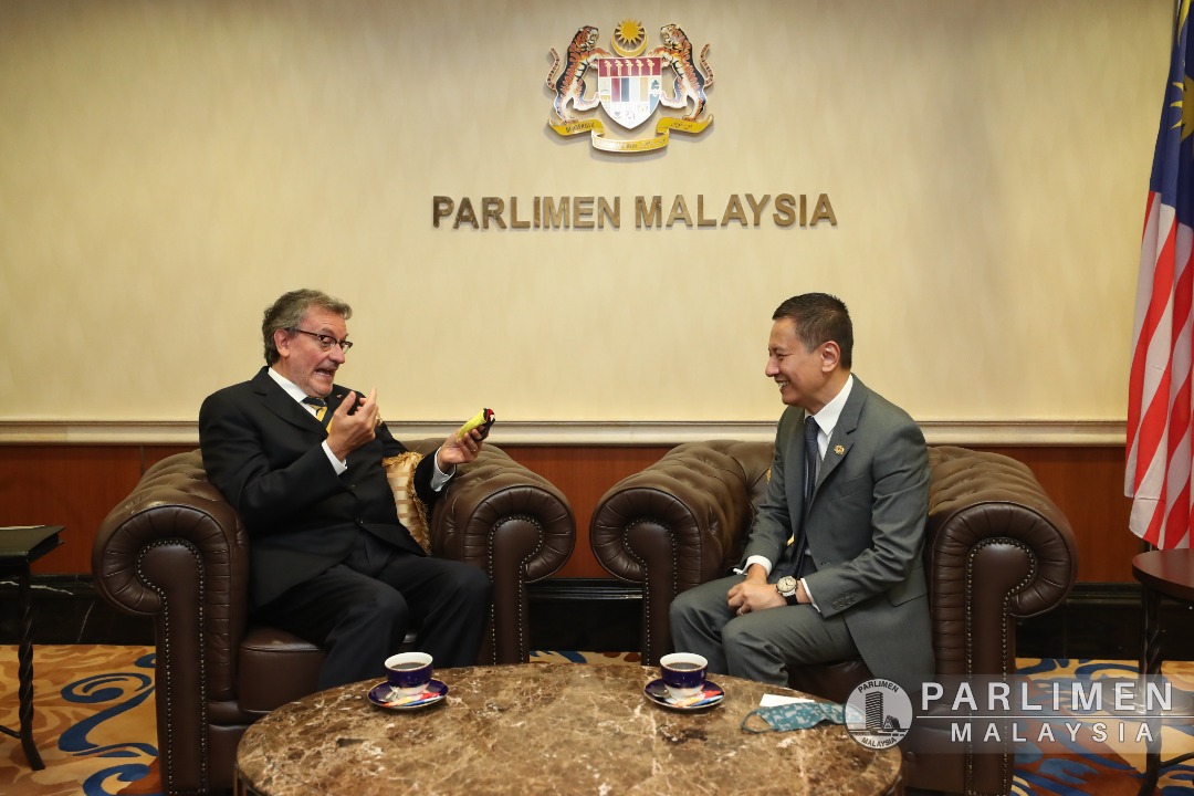 kunjungan-hormat-he--pascak-h-gregoire-keatas-yang-di-pertua-dewan-rakyat-