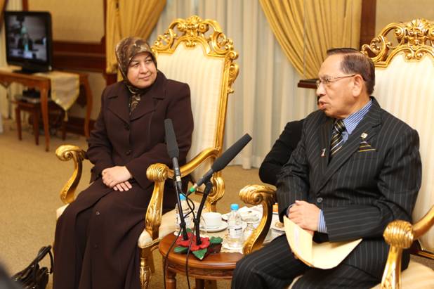 kunjungan-hormat-her-excellency-dr-amal-mussa-hussain-ali-al-rubaye-kepada-yang-di-pertua-dewan-negara