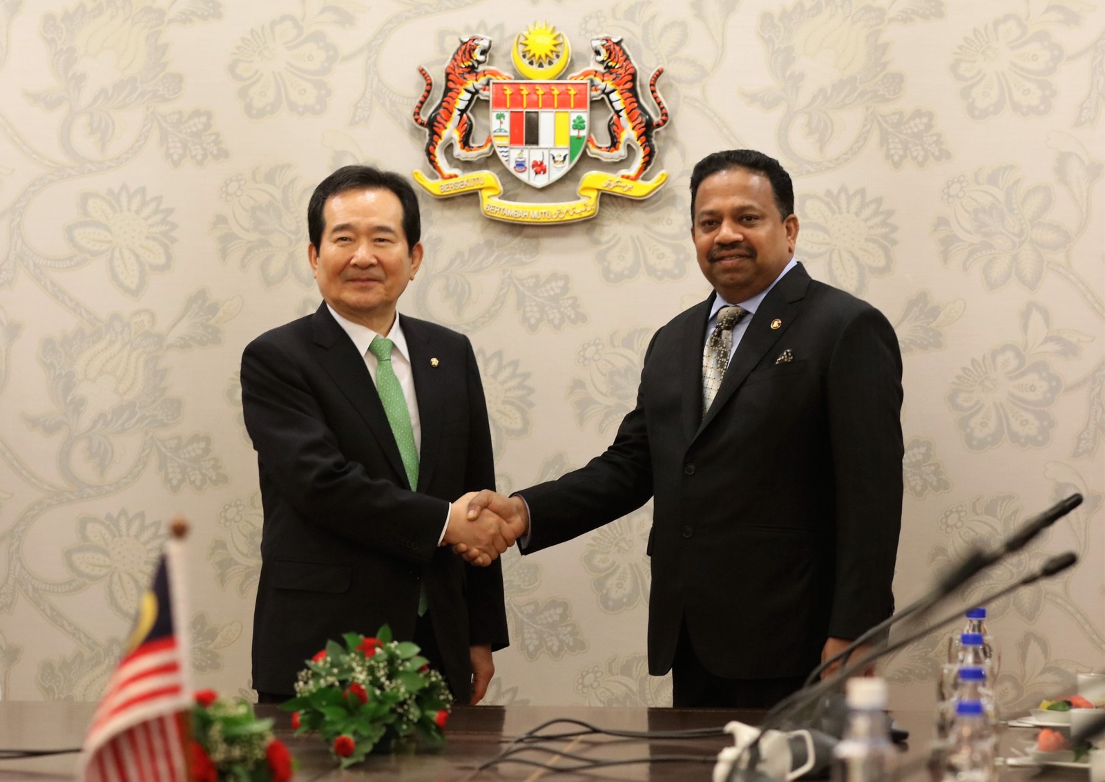 kunjungan-hormat-oleh-speaker-of-the-republic-of-korea-ke-atas-yang-di-pertua-dewan-negara