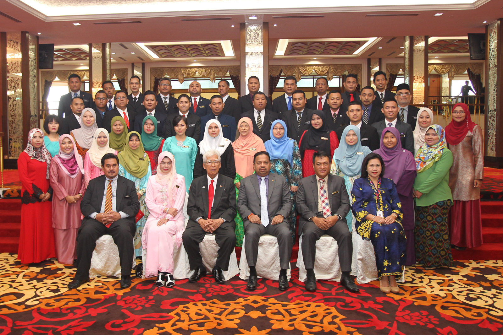 majlis-anugerah-perkhidmatan-cemerlang-2016-anugerah-perkhidmatan-terpuji-2016-dan-perhimpunan-dwi-bulanan-sesi-mac-april-2017