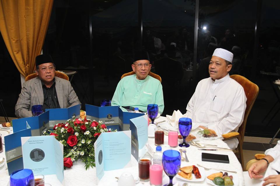 majlis-berbuka-puasa-anjuran-yang-di-pertua-dewan-negara