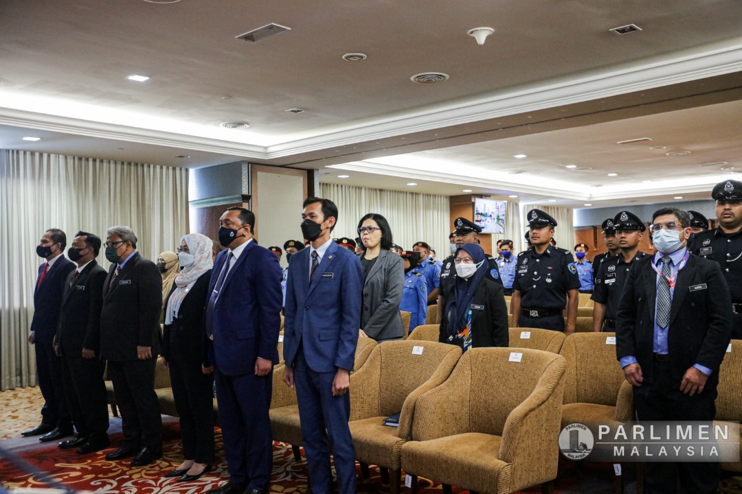 majlis-pemakaian-pangkat-polis-bantuan-dan-penyampaian-sijil-pelantikan-pegawai-berkuasa-parlimen-malaysia