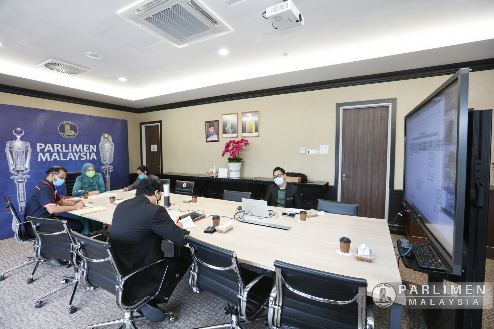 meeting-penyelarasan-pertama-istiadat-pembukaan-penggal-keempat--majlis-parlimen-keempat-belas-secara-maya