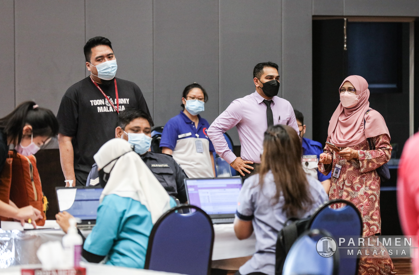 pemberian-vaksin-dos-penggalak-bagi-warga-parlimen-malaysia