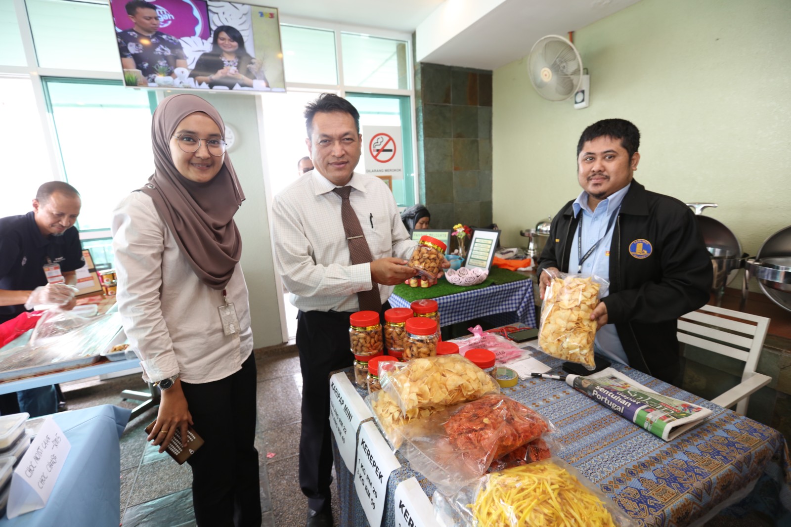 puspanita-anjur-program-staff-day-sale