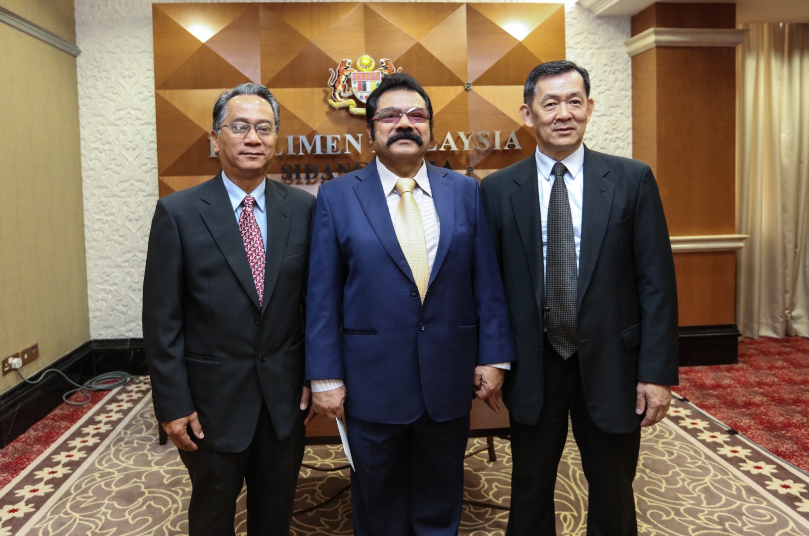 tiga-angkat-sumpah-sebagai-senator-dewan-negara