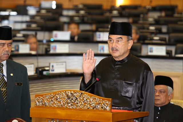 upacara-mengangkat-sumpah-ahli-ahli-dewan-negara