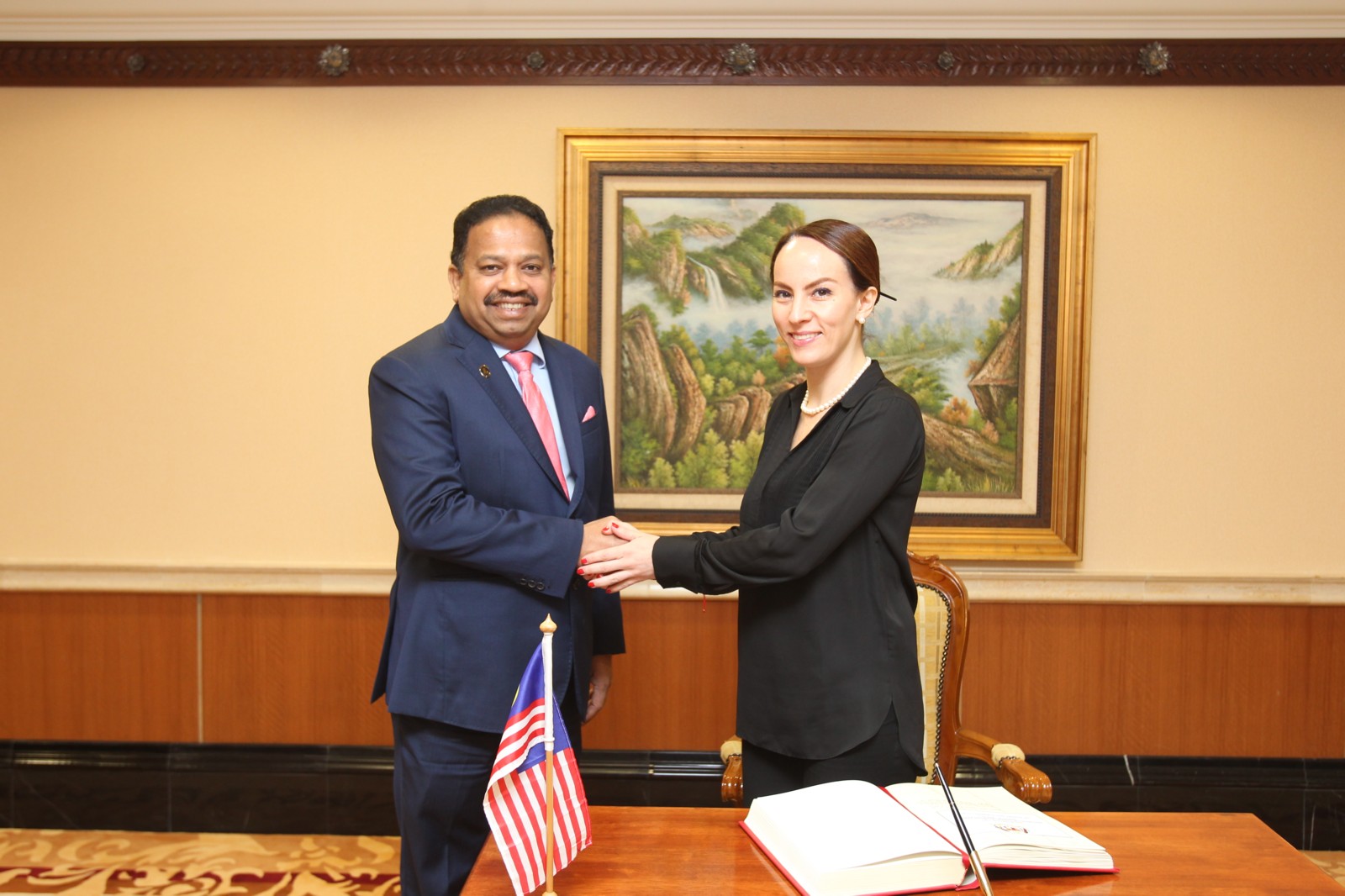 ypdn-terima-kunjungan-ahli-dewan-negara-mexico