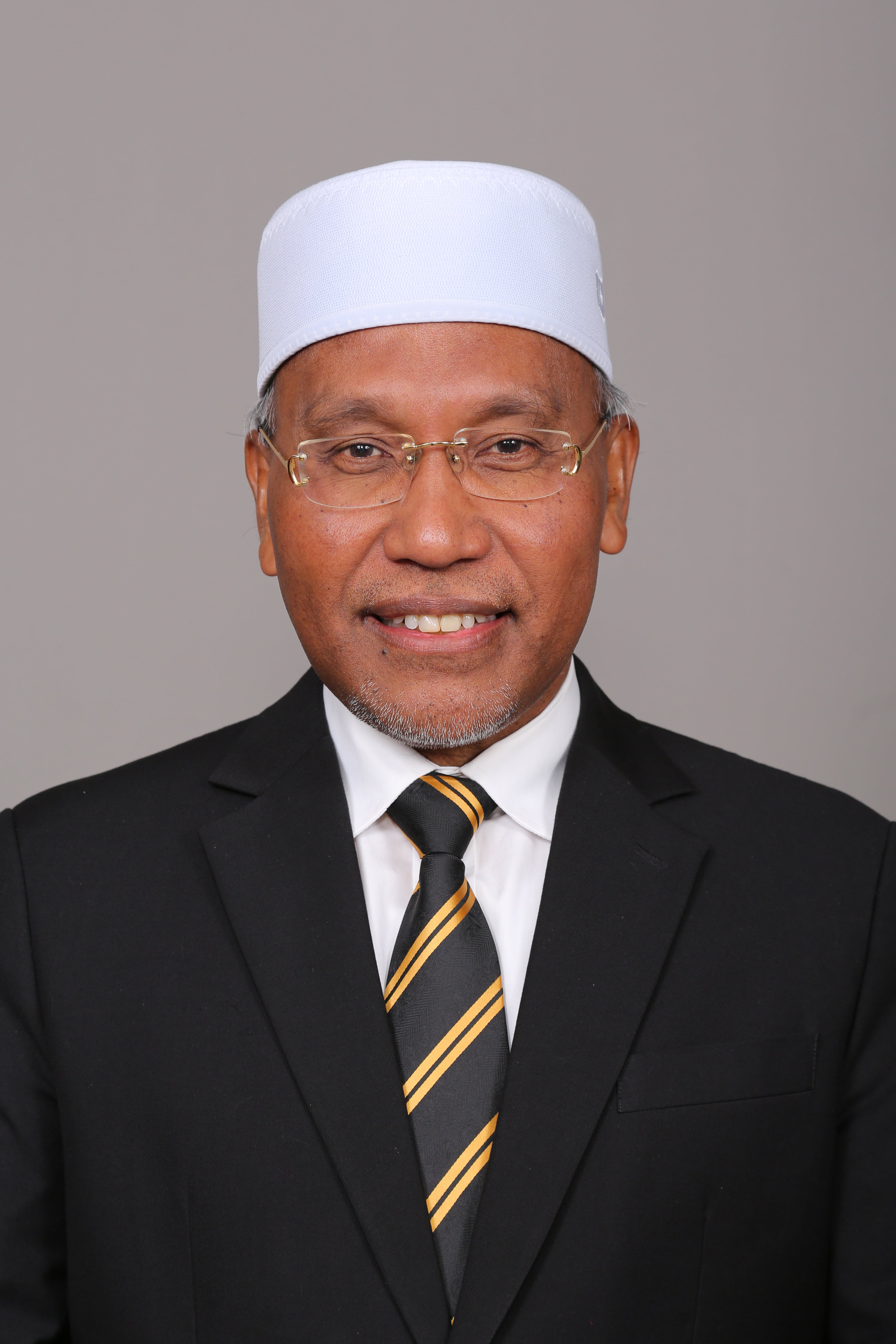 Photo - YB Datuk Idris Bin Ahmad - Click to open the Member of Parliament profile